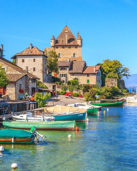 camping-la-dranse-thonon-les-bains-lac-leman-AdobeStock_57407620-1920x900